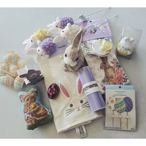 Easter Decoration Lot of 15 ~ Bunny Pics, Napkins, Garland,Bunnies, Eggs ,Towel